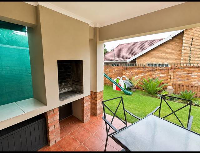 2 BEDROOM TOWNHOUSE FOR SALE IN AMBERFIELD